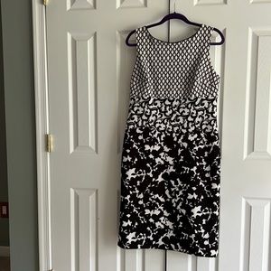 WHBM black & white dress. Zipper back. Hardly worn! Excellent condition